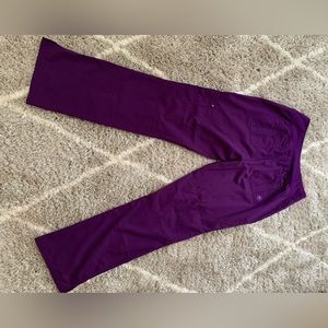 Healing hands, size small scrub bottoms, excellent condition.